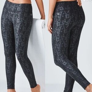 Fabletics Powerhold Leggings Salar Black/Gray Floral Petal EUC XL Activewear
